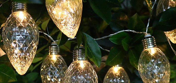 Quelle est la meilleure façon de fixer une guirlande guinguette sur un arbre ?