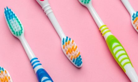 when to change toothbrush after strep