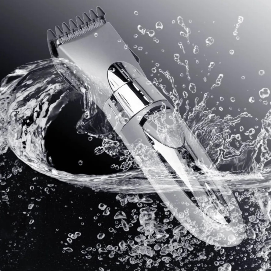 clean hair clippers in water