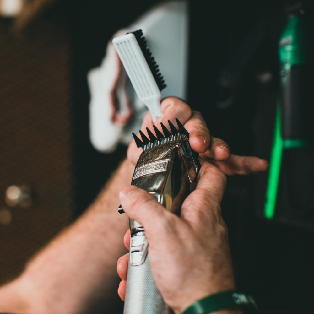 sharpen hair clippers